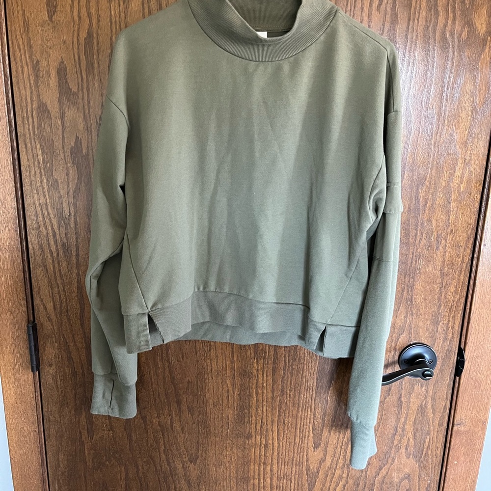 All in Motion Green Cropped Hoodie